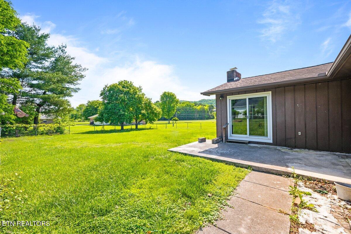 118 Big Valley Road Andersonville, TN 37705 - Photo 41 of 47 Back patio