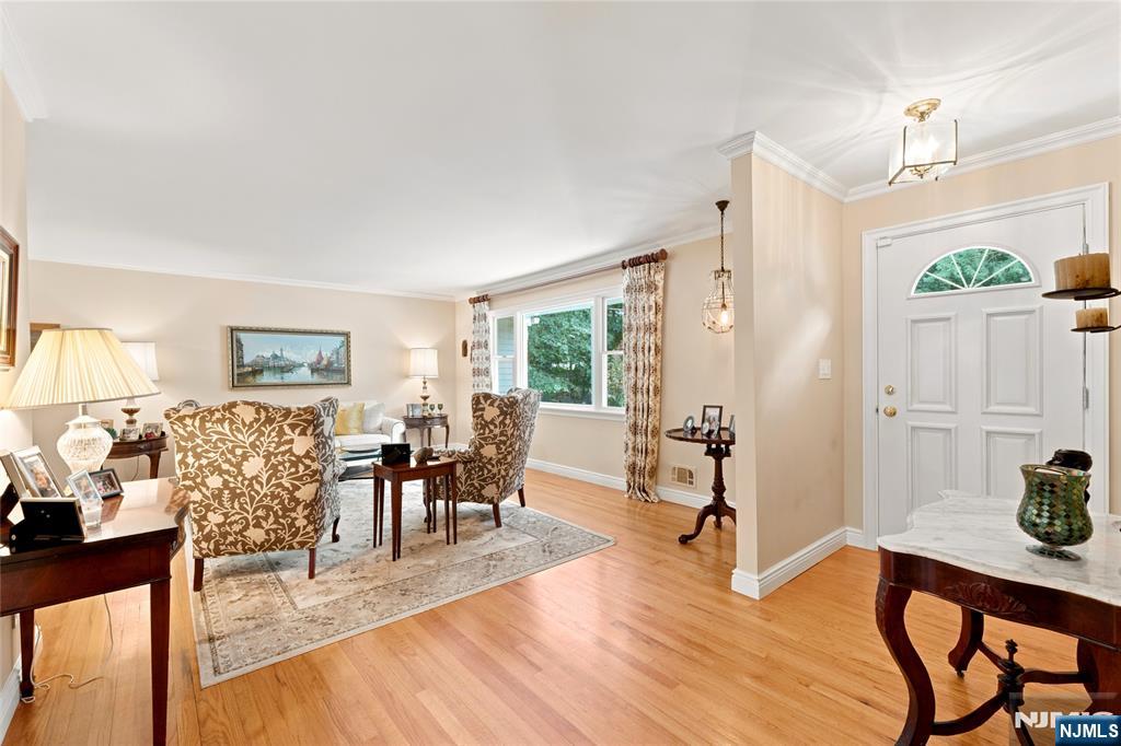 28 Delbrook Road Morris Plains, NJ 07950 - Photo 5 of 41