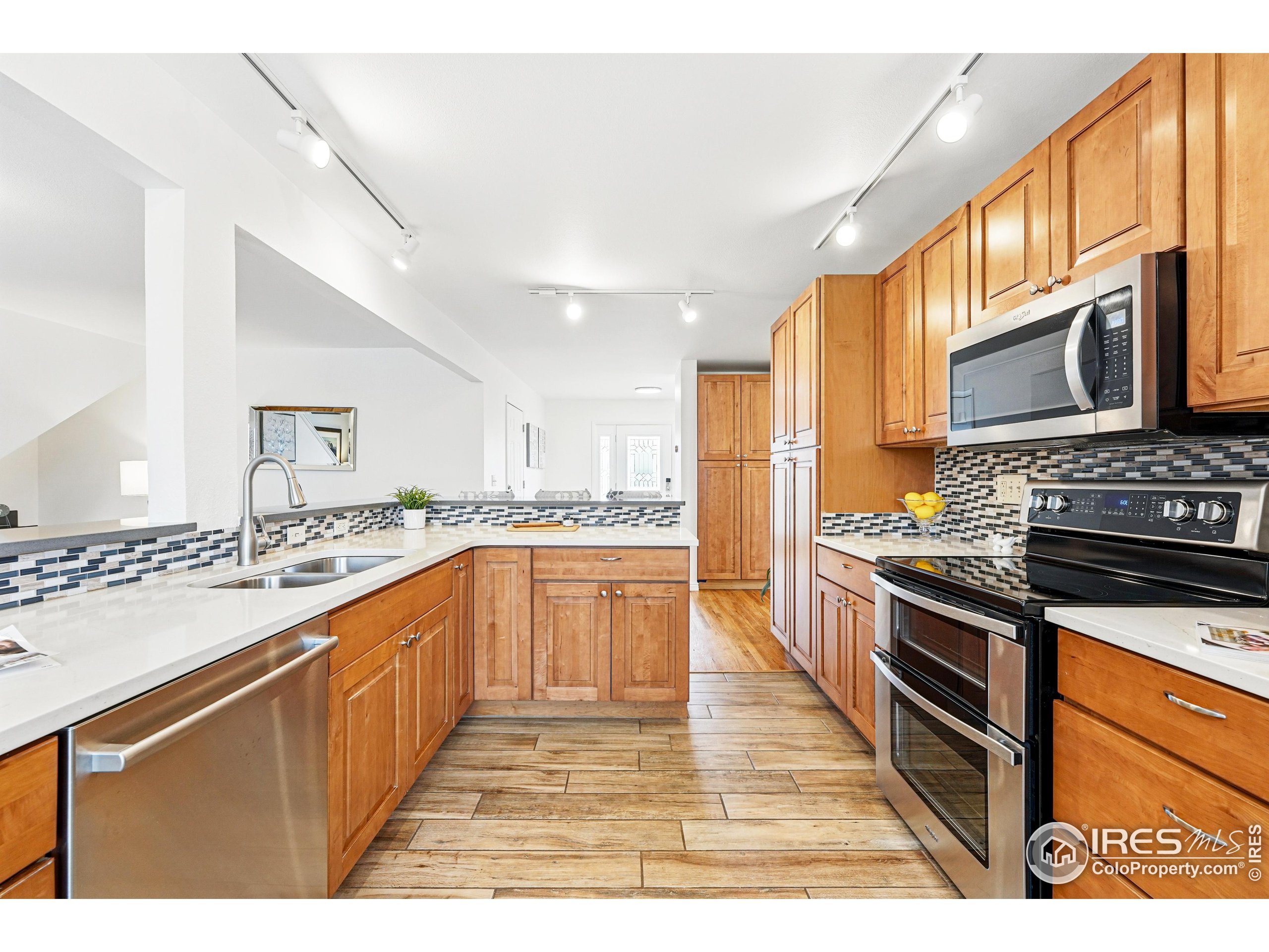 803 Ithaca Drive Boulder, CO 80305 - Photo 3 of 35