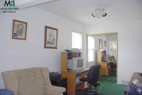 1833 Leitch Road Ferndale, MI 48220 - Photo 6 of 7 466152-5.JPG