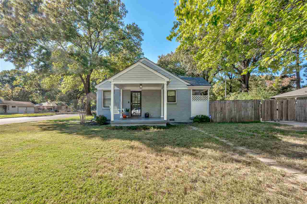 4680 Flamingo Road Memphis, TN 38117 - Photo 2 of 23 a front view of a house with garden