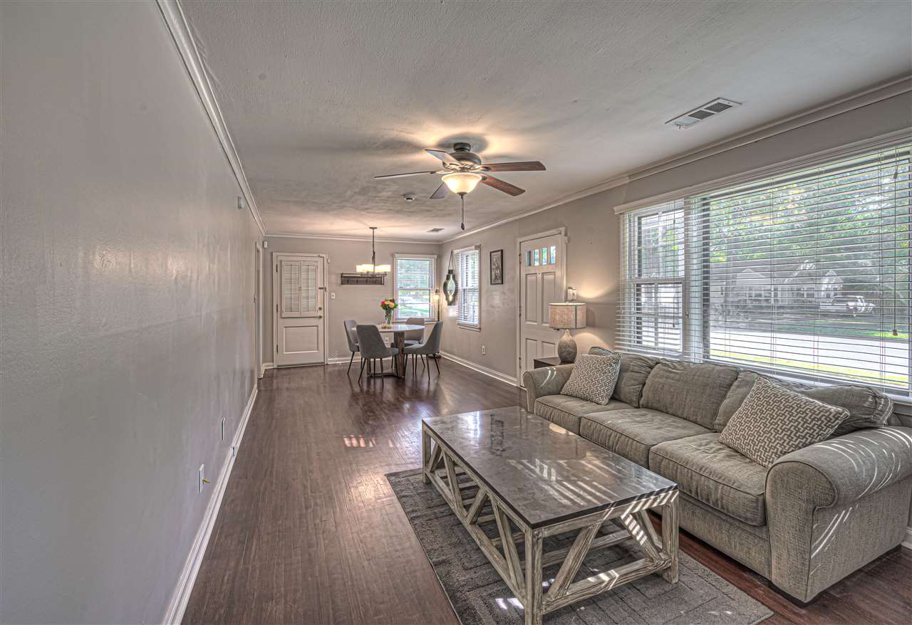 4680 Flamingo Road Memphis, TN 38117 - Photo 6 of 23 a living room with furniture and a large window