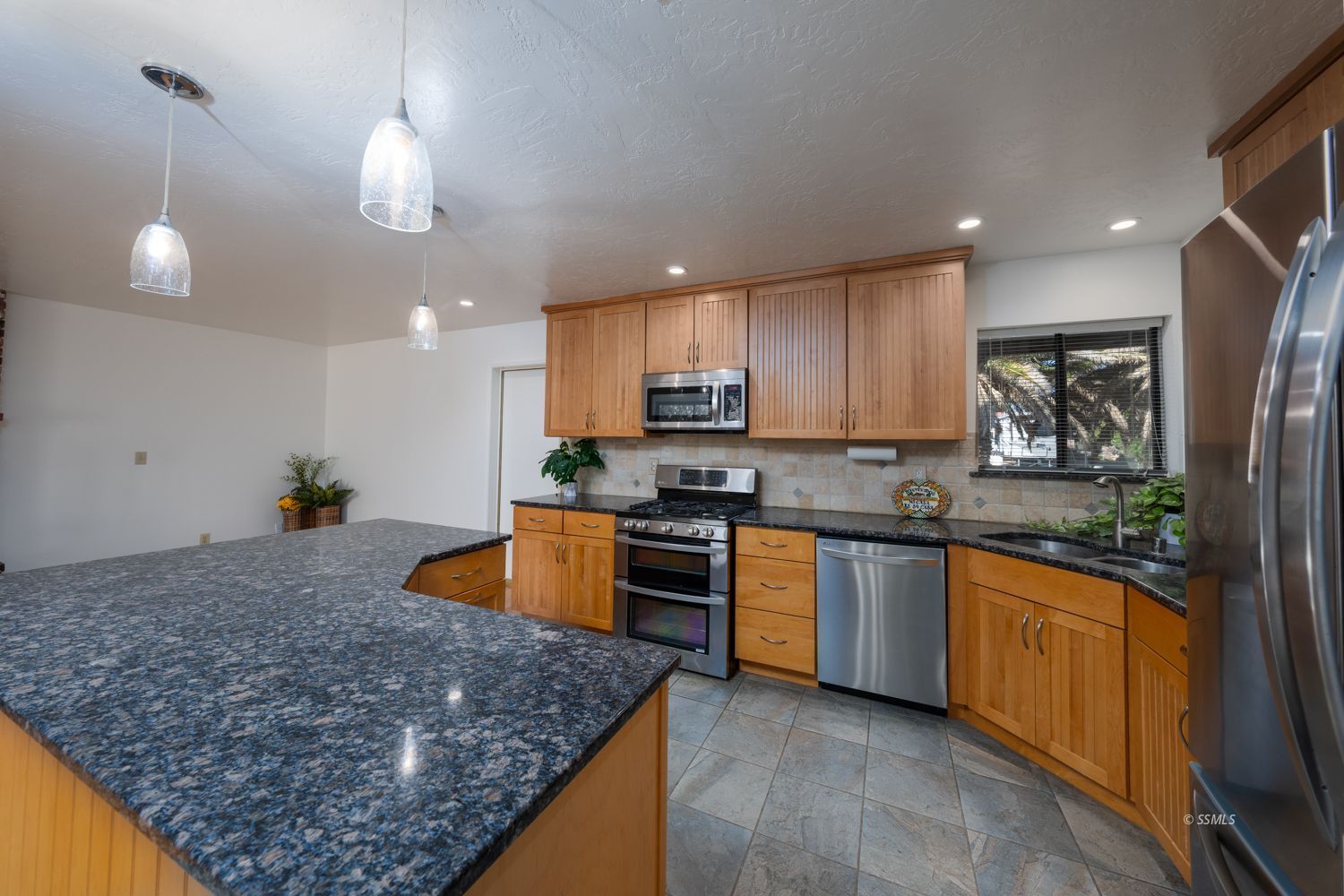 313 Mamie Street Ridgecrest, CA 93555 - Photo 5 of 35