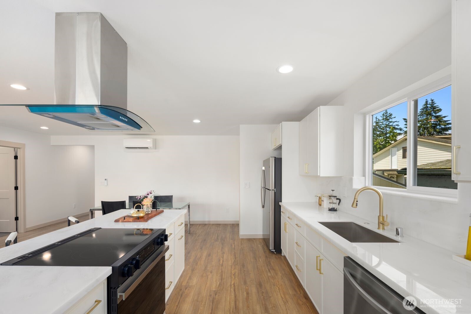 1249 Southwest 151st Street Seattle, WA 98166 - Photo 11 of 38