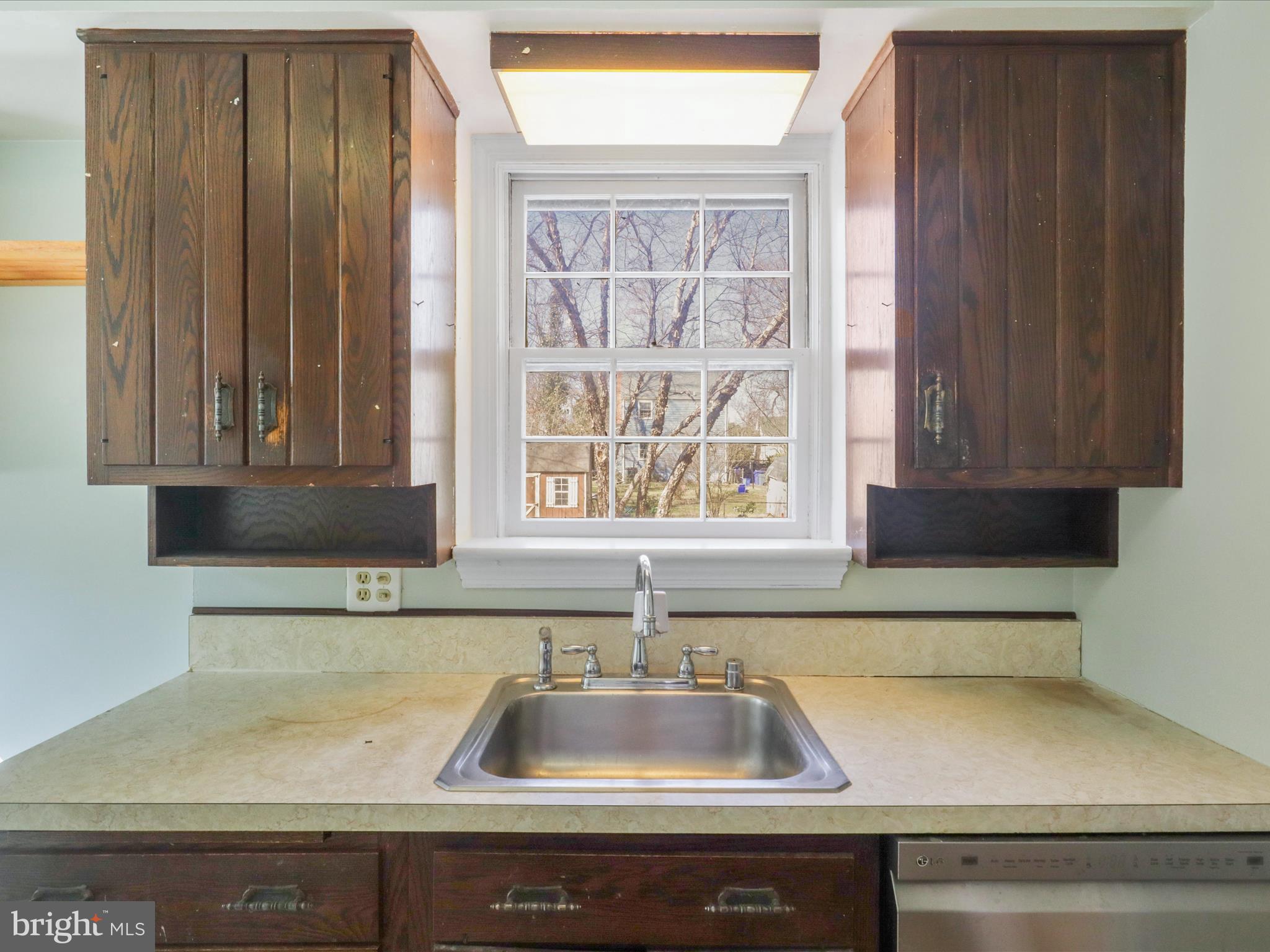 2709 Harmon Road Silver Spring, MD 20902 - Photo 11 of 39 Kitchen