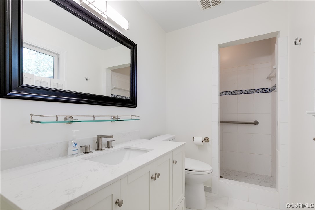 3920 Kenmore Road Richmond, VA 23225 - Photo 18 of 32 Renovated bath