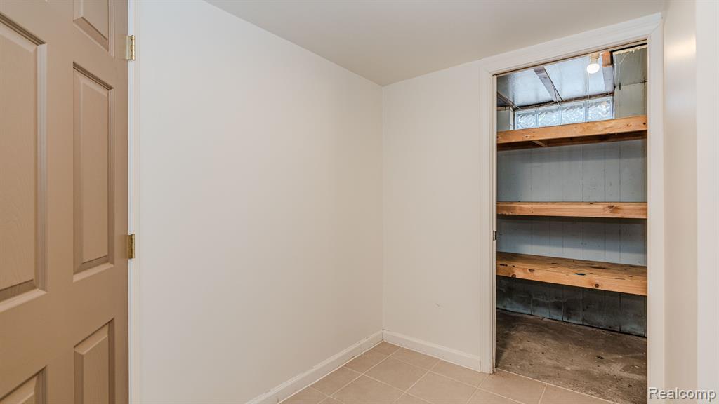 1295 Columbia Road Berkley, MI 48072 - Photo 38 of 53