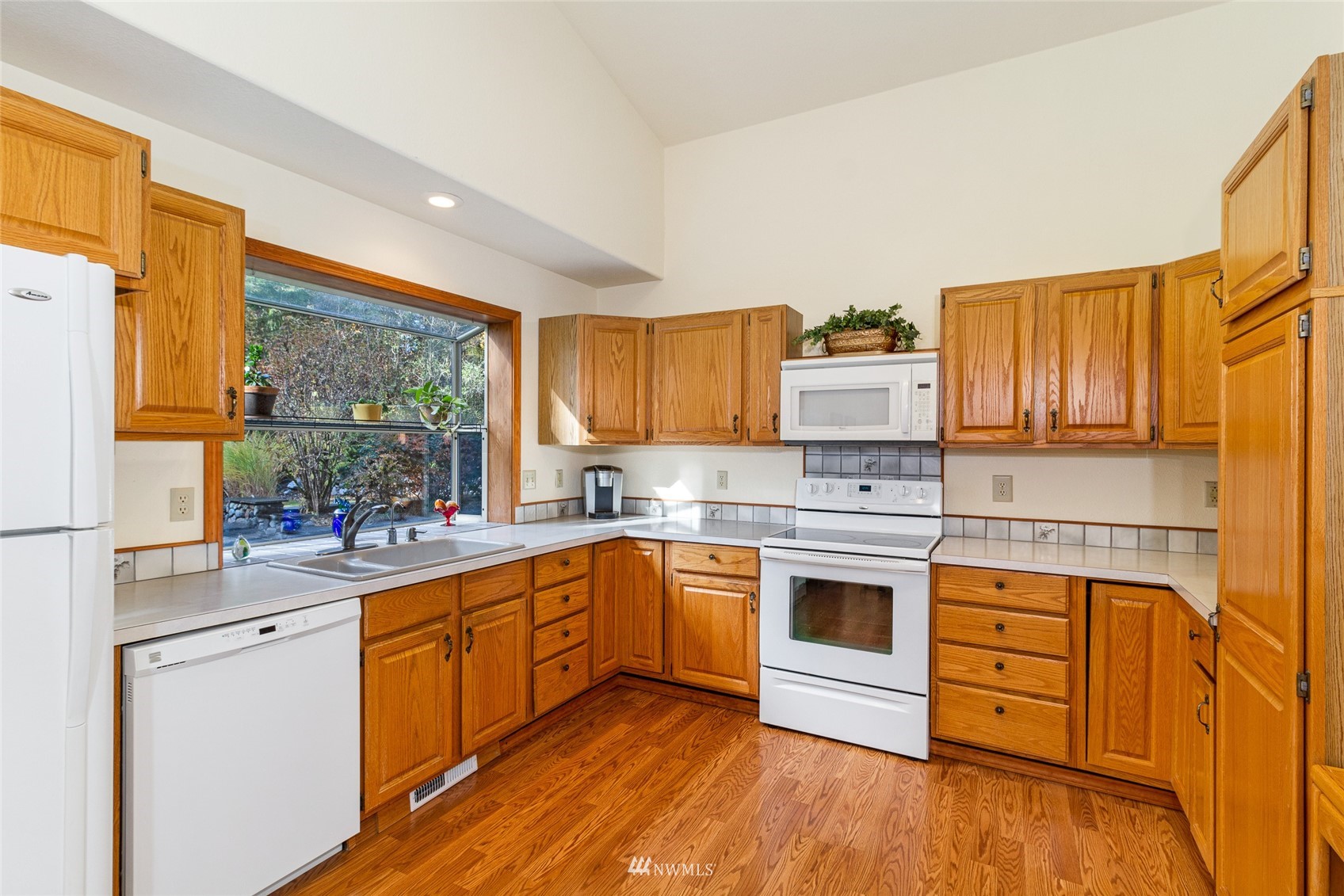306 Ivan Road Friday Harbor, WA 98250 - Photo 14 of 36 Gallery Image 14