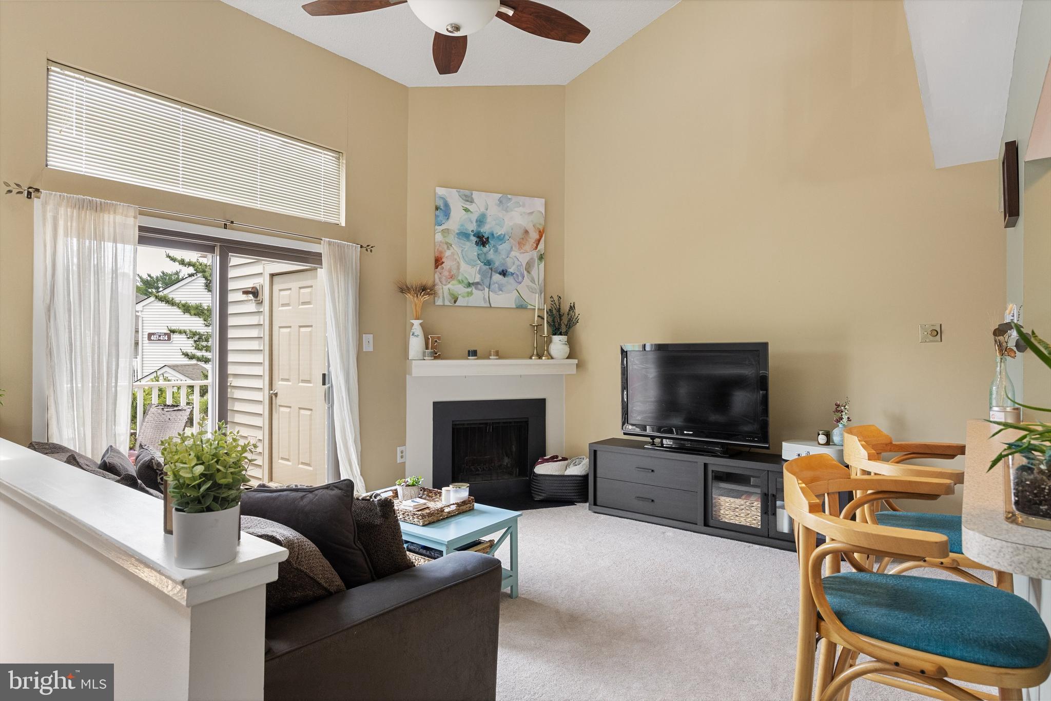 502 Gregorys Way Voorhees, NJ 08043 - Photo 2 of 24 Living Room