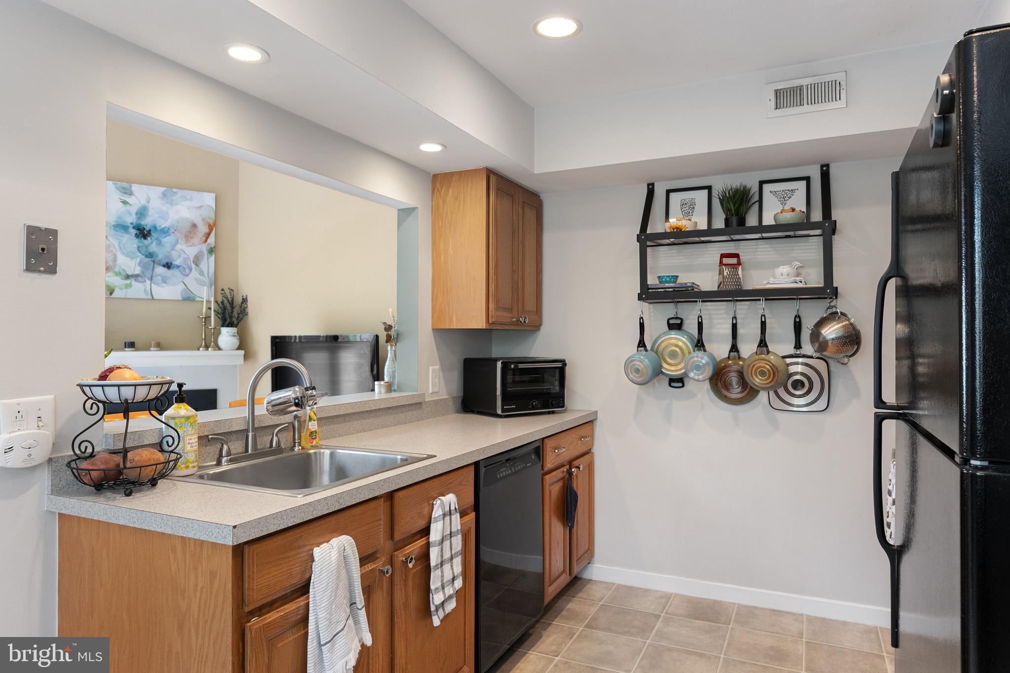 502 Gregorys Way Voorhees, NJ 08043 - Photo 10 of 24 Kitchen