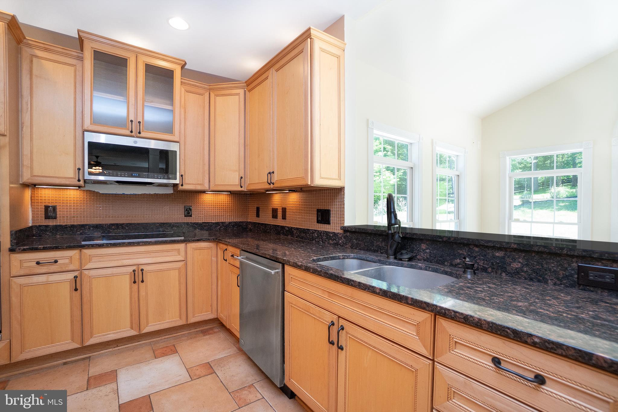 7165 Dudie Road Marshall, VA 20115 - Photo 24 of 68 Kitchen/Eat-in Bar