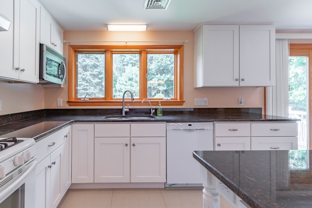 121 Page Road Bedford, MA 01730 - Photo 11 of 39 Gallery Image 11