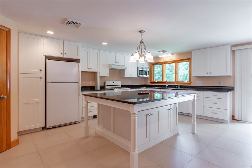 121 Page Road Bedford, MA 01730 - Photo 8 of 39 Gallery Image 8