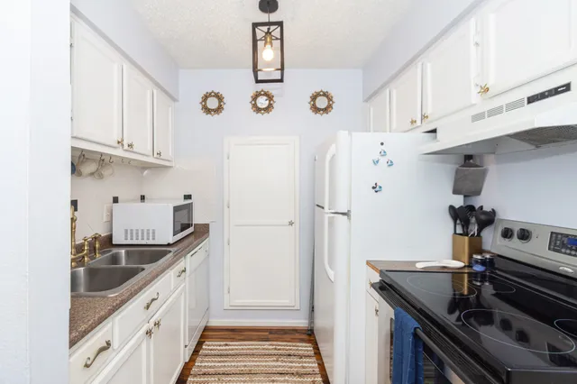 $144,900 | 3535 NASA Road 1, Unit 13, Seabrook, TX 77586