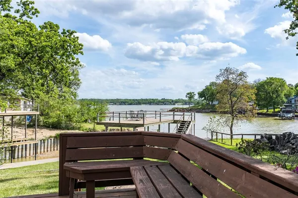 $550,000 | 316 Oak Lane, Tool, TX 75143