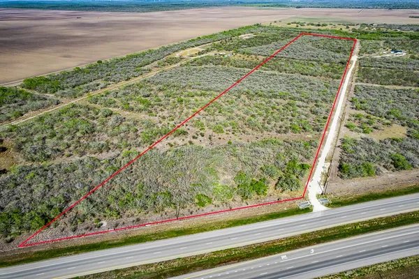 $285,000 | 9279 Off Hwy 181 S, Skidmore, TX 78389