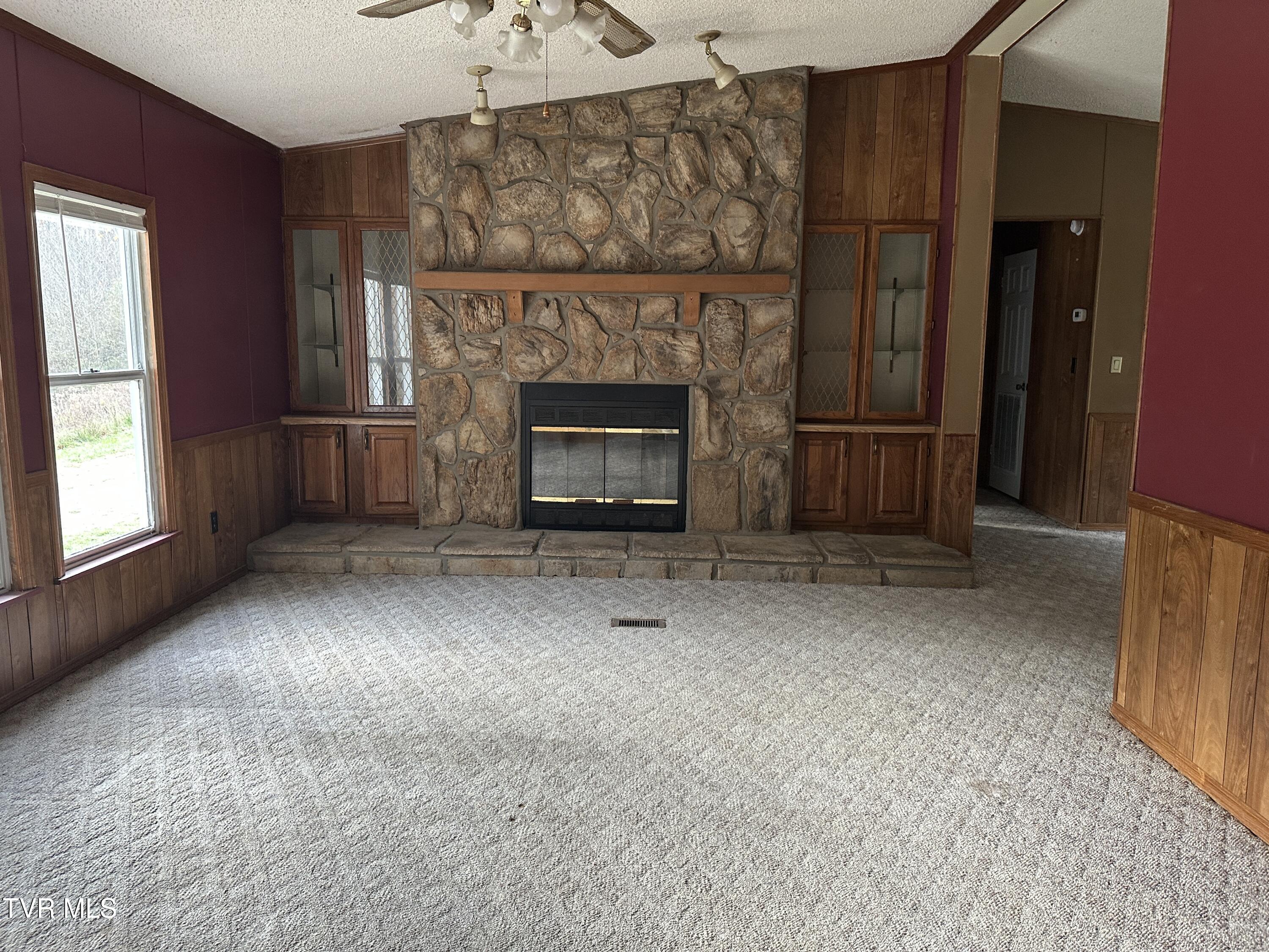 11511 Meade Fork Road Pound, VA 24279 - Photo 2 of 19 IMG_9293
