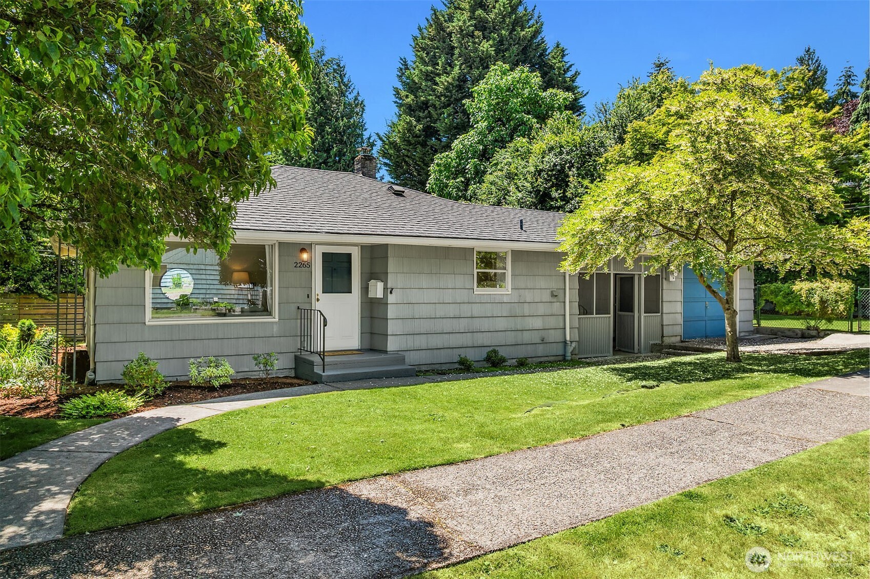 2265 Northeast 73rd Street Seattle, WA 98115 - Photo 3 of 32