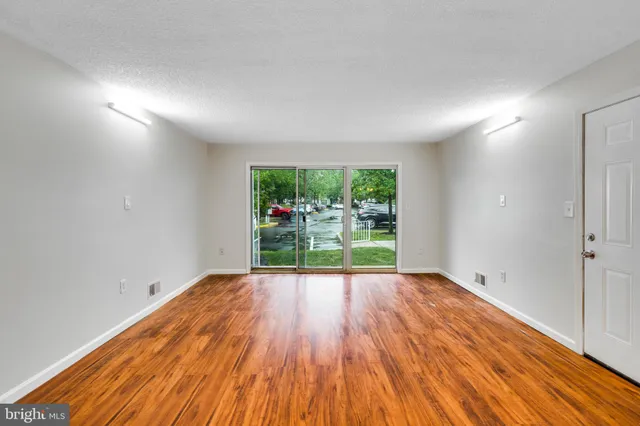 $2,200 | 38 Holly Court, Hamilton, NJ 08619