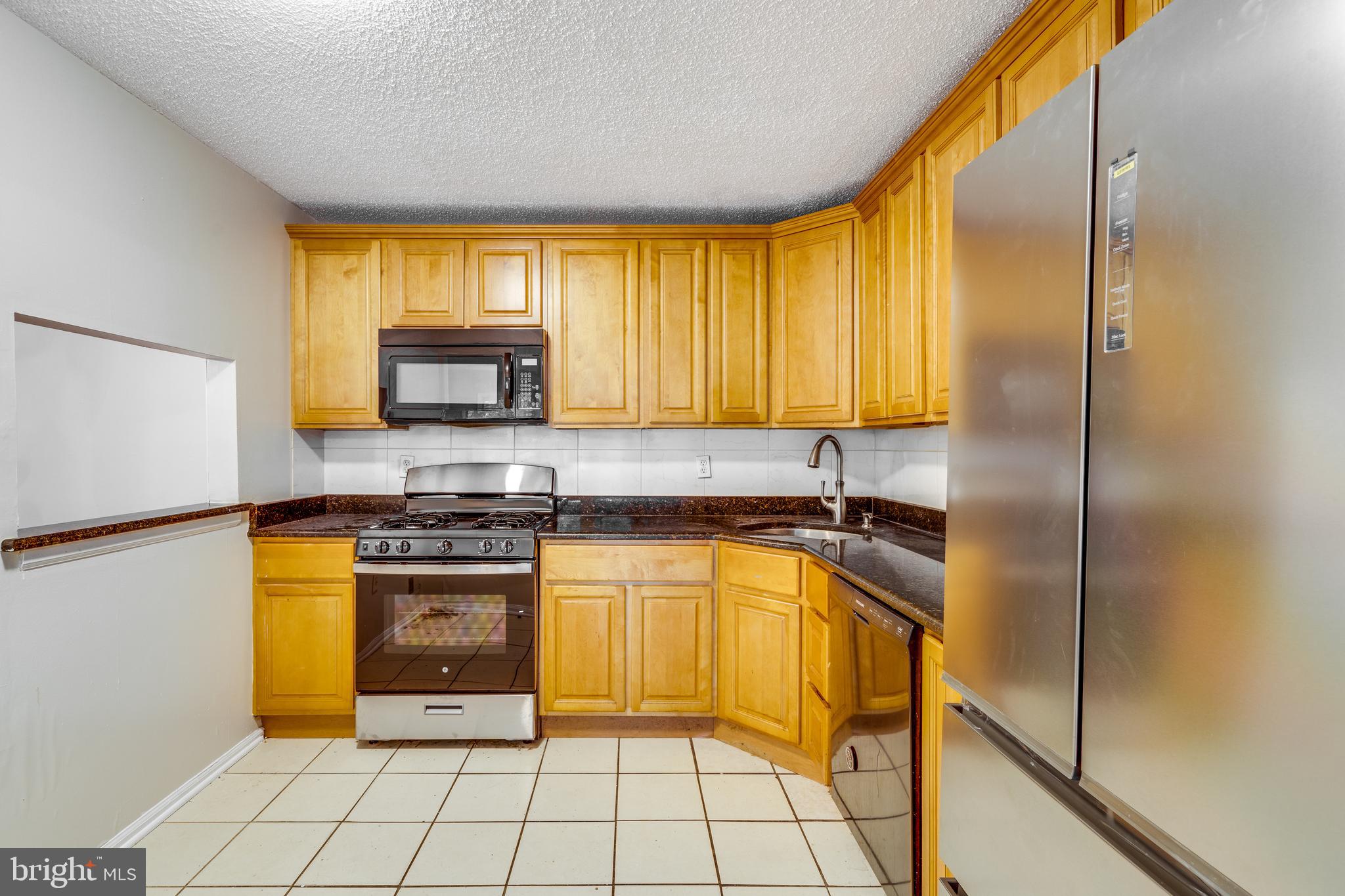 38 Holly Court Hamilton, NJ 08619 - Photo 5 of 19