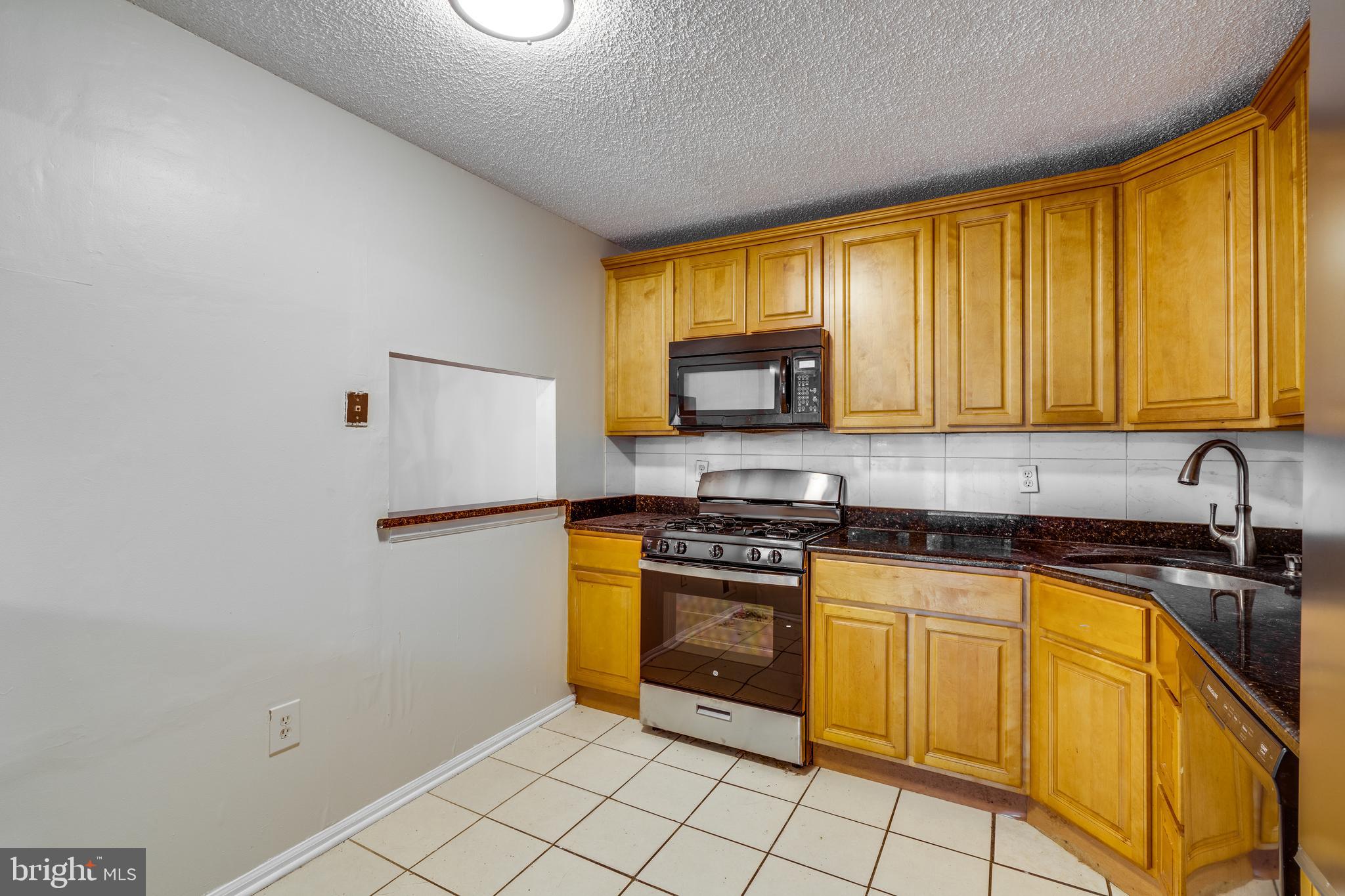 38 Holly Court Hamilton, NJ 08619 - Photo 7 of 19