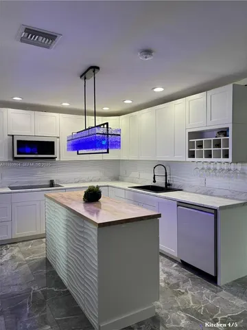 $699,950 | 607 Maple Drive, Margate, FL 33063