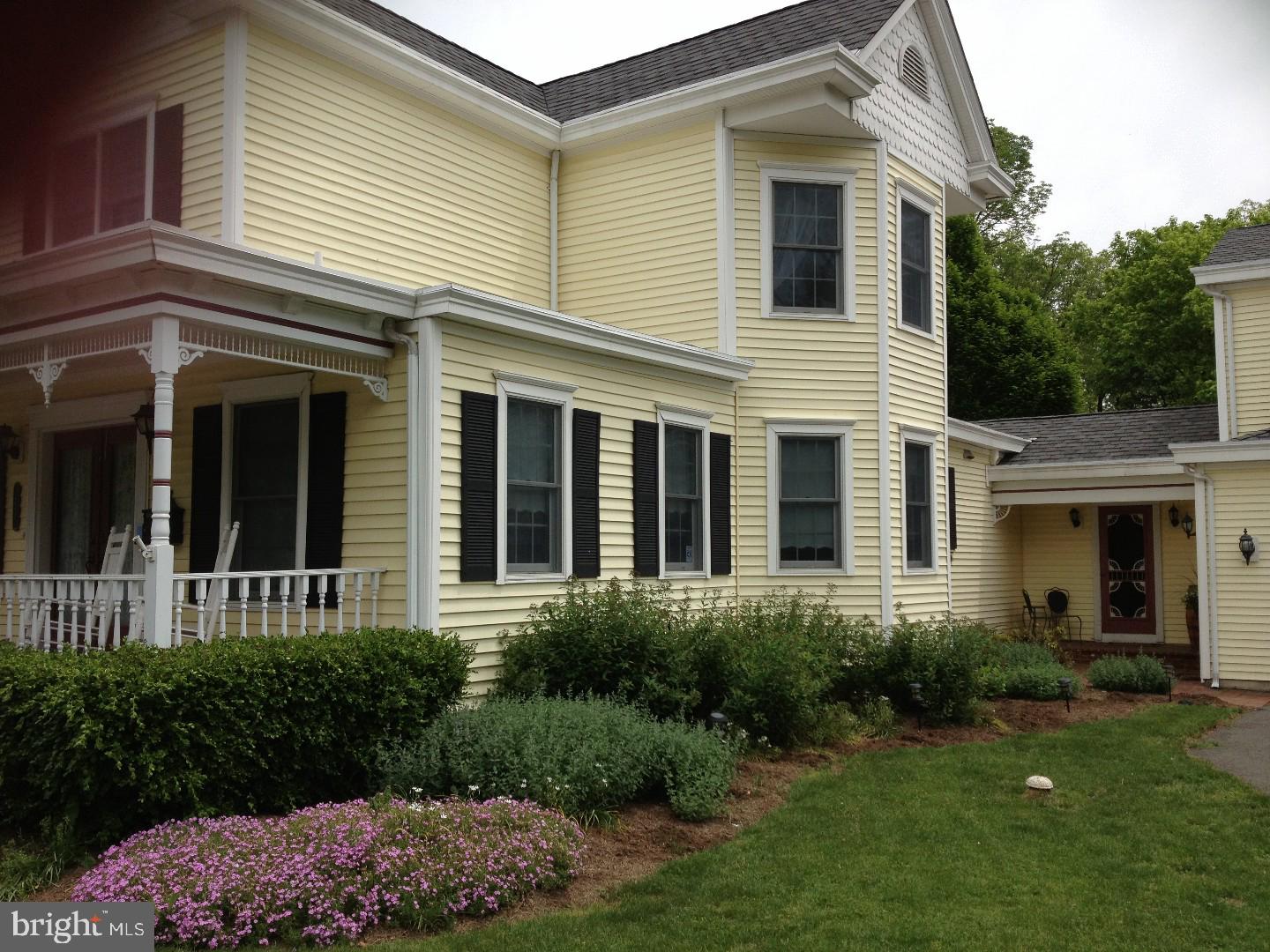 271 Main Street Hamilton, NJ 08620 - Photo 3 of 24