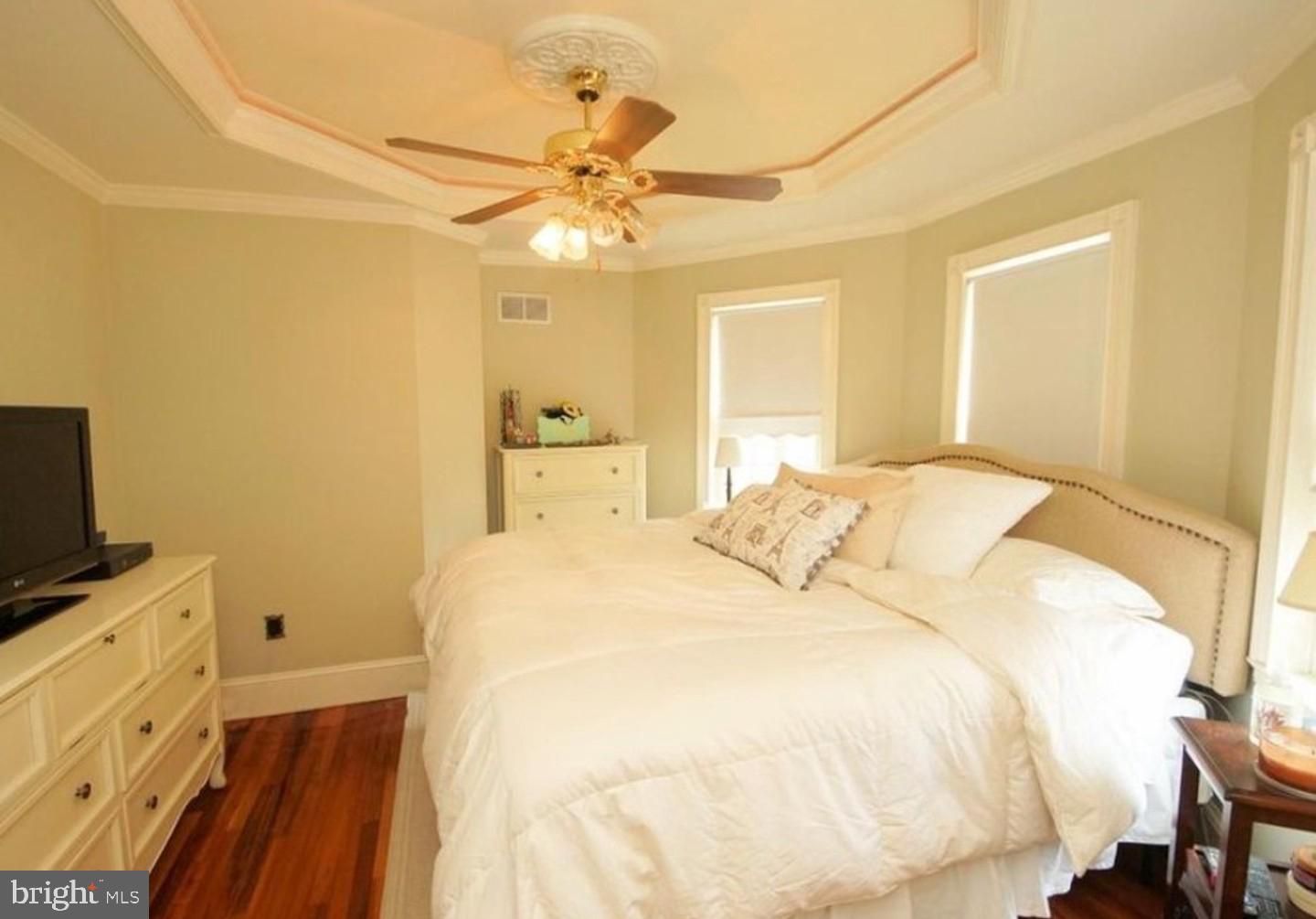 271 Main Street Hamilton, NJ 08620 - Photo 8 of 24