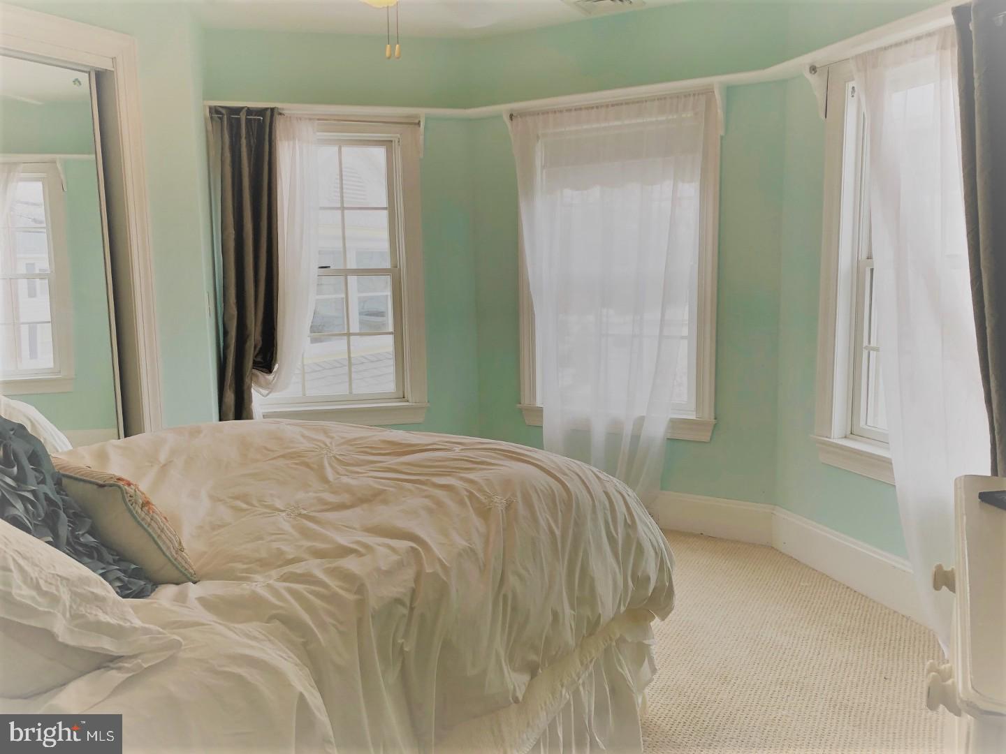 271 Main Street Hamilton, NJ 08620 - Photo 10 of 24