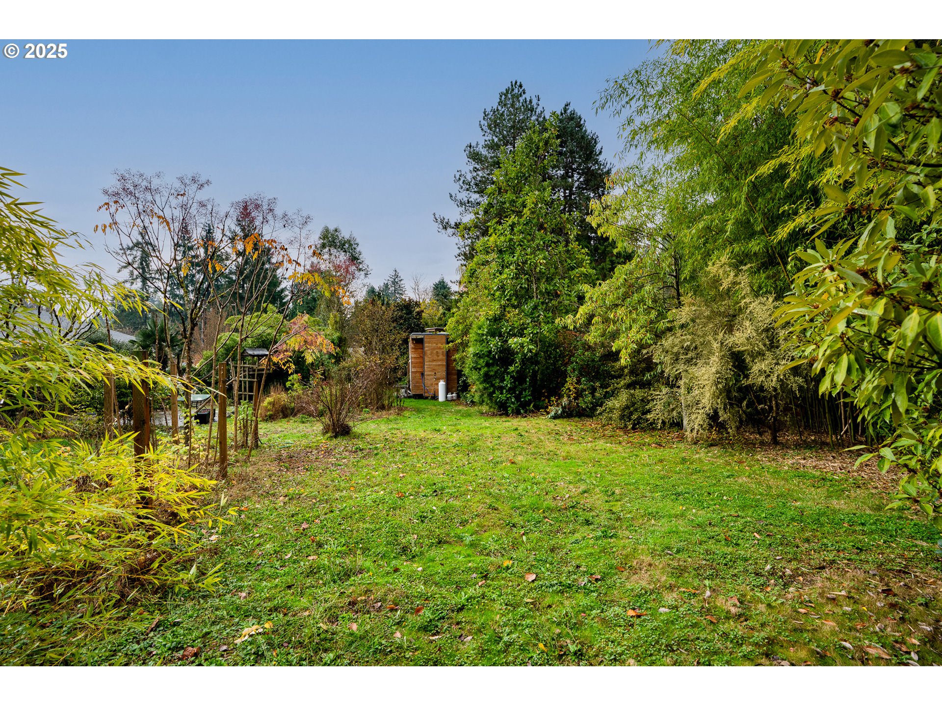 Southwest Taylors Ferry Portland, OR 97219 - Photo 6 of 13 a view of a garden