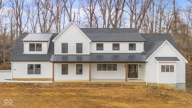 $899,500 | 5166 Oak Ridge Trail, Columbus, IN 47201