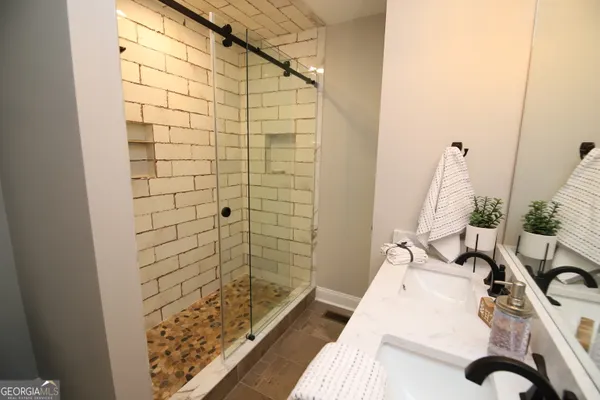 $2,200 | 1007 Vernon Street, Unit B, LaGrange, GA 30240