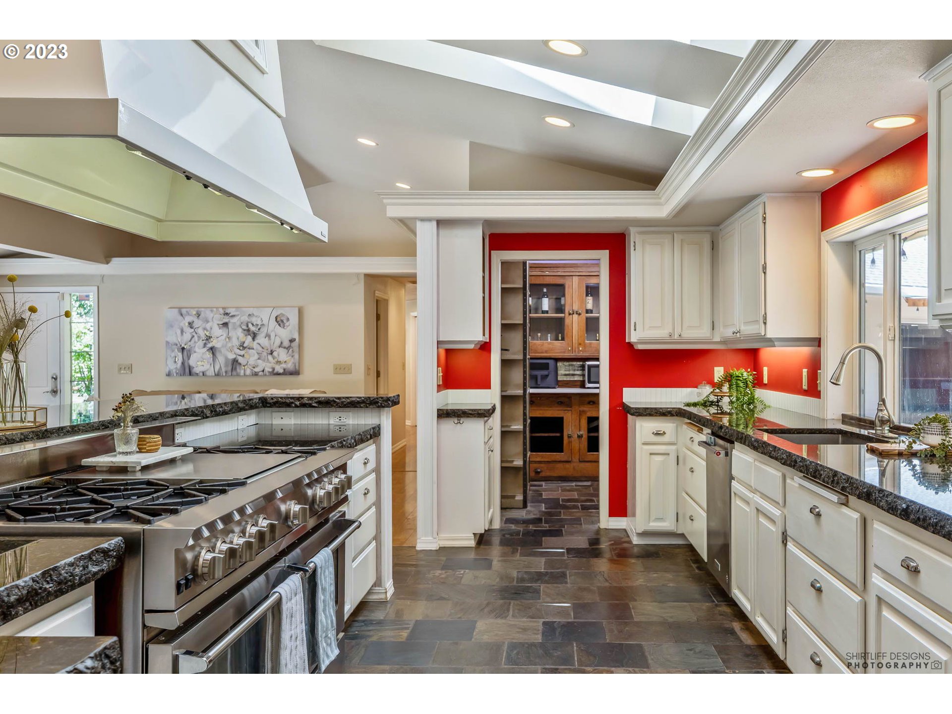 87987 Running Springs Drive Springfield, OR 97478 - Photo 14 of 47 Gallery Image 14