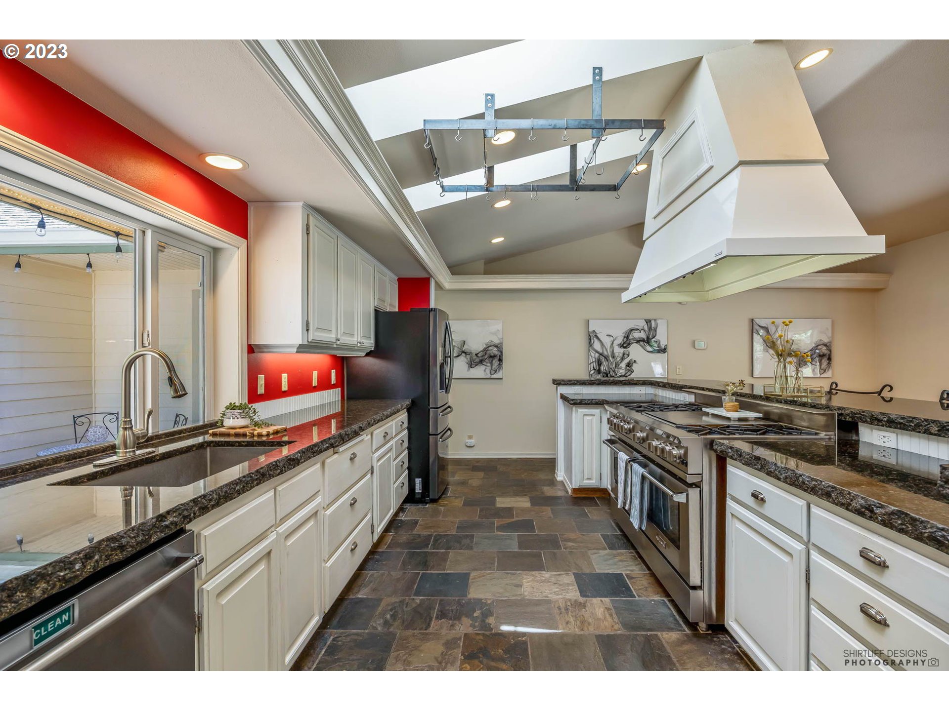 87987 Running Springs Drive Springfield, OR 97478 - Photo 15 of 47 Gallery Image 15