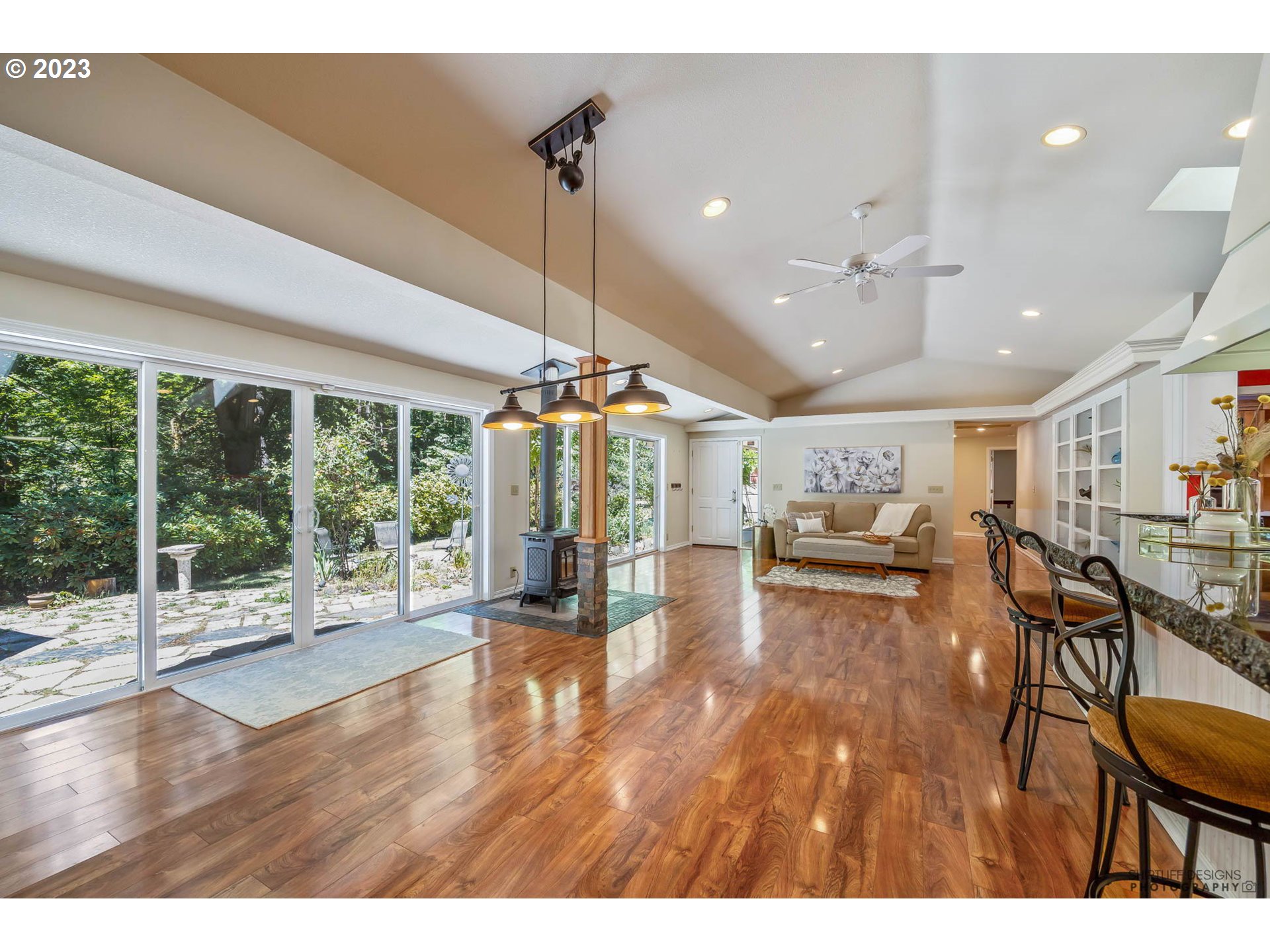 87987 Running Springs Drive Springfield, OR 97478 - Photo 10 of 47 Gallery Image 10