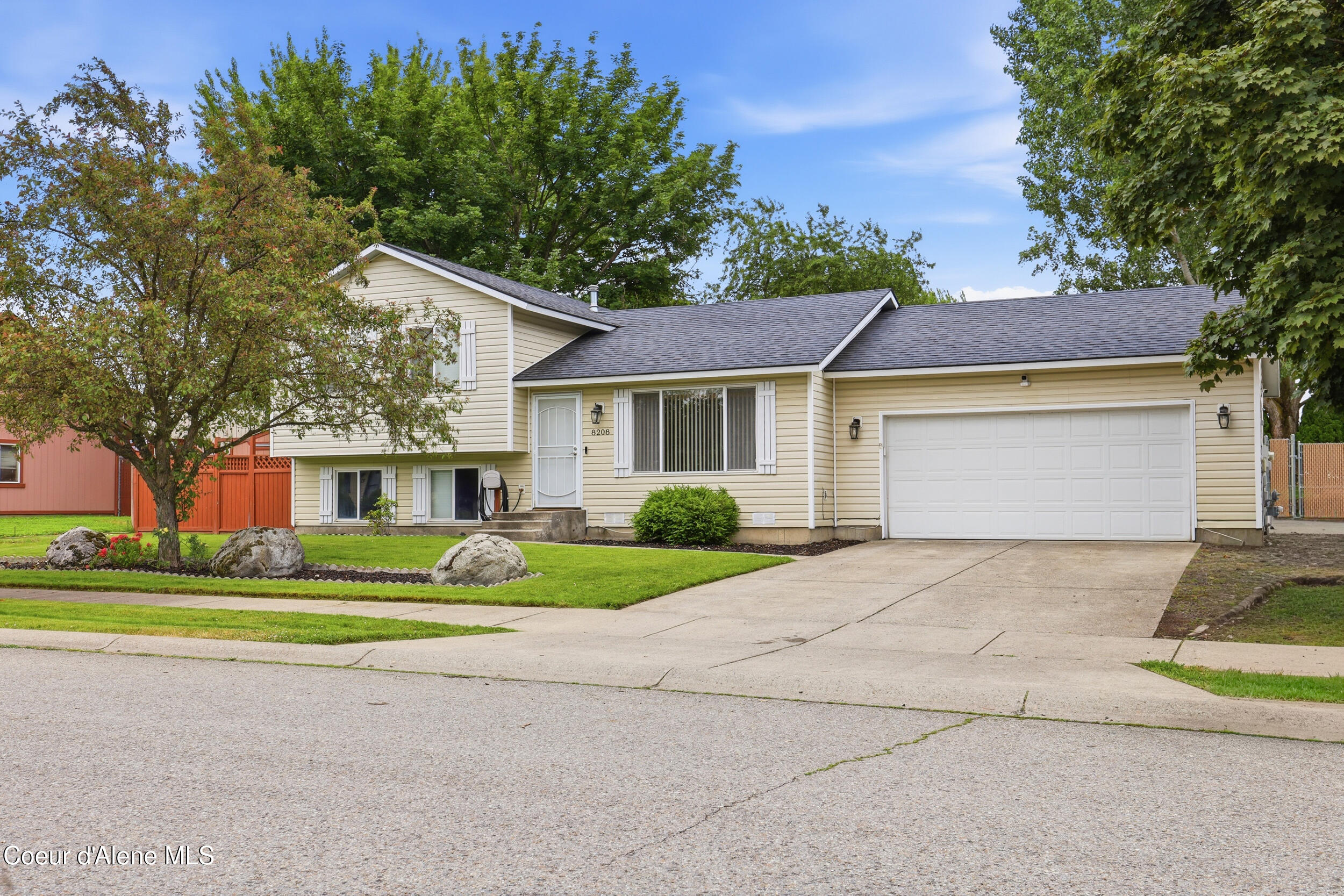8208 Arizona Street Rathdrum, ID 83858 - Photo 2 of 39 Front Exterior