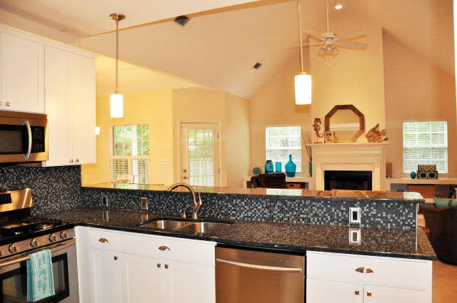 19781 Hunters Loop Fairhope, AL 36532 - Photo 14 of 26 Kitchen/Living Room