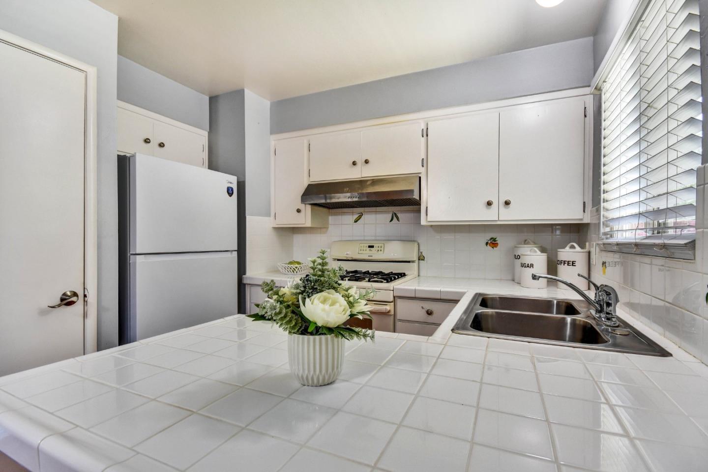 5191 Roeder Road San Jose, CA 95111 - Photo 12 of 25