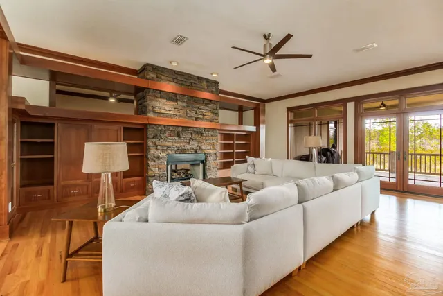 $1,000,000 | 324 Deer Point Drive, Gulf Breeze, FL 32561