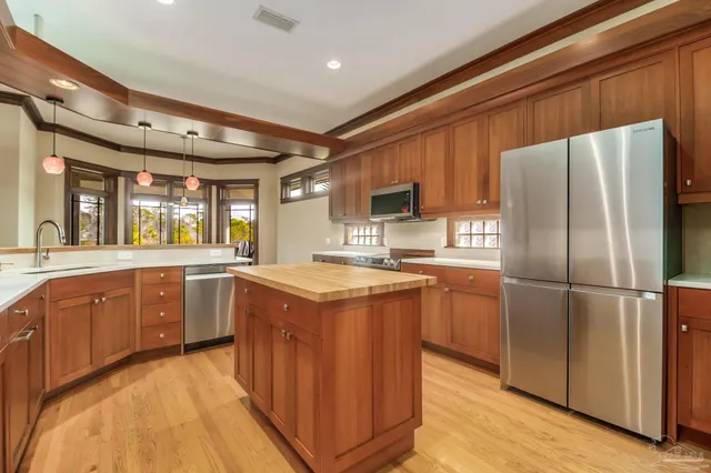 $1,000,000 | 324 Deer Point Drive, Gulf Breeze, FL 32561