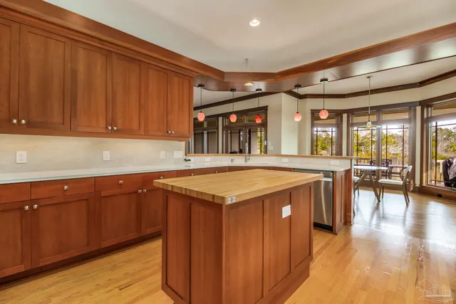 $1,000,000 | 324 Deer Point Drive, Gulf Breeze, FL 32561