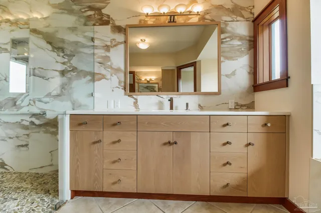 $1,000,000 | 324 Deer Point Drive, Gulf Breeze, FL 32561