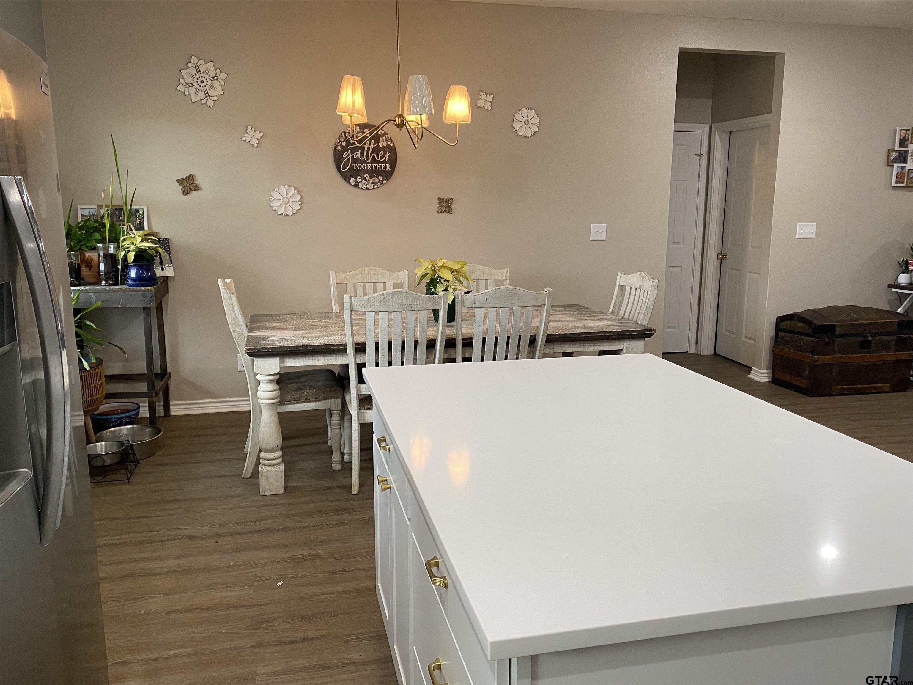 14965 Turtle Crk Rnch Road Flint, TX 75762 - Photo 6 of 22 a very nice looking dining room with a table and chairs