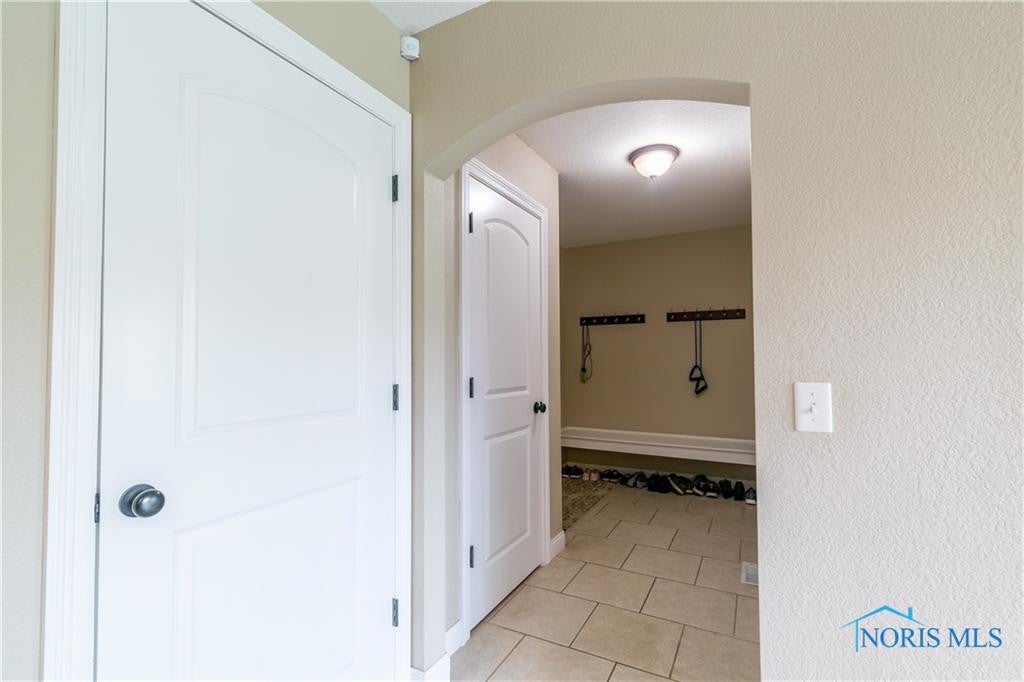 7054 Saddleback Road Maumee, OH 43537 - Photo 22 of 36 Gallery Image 22