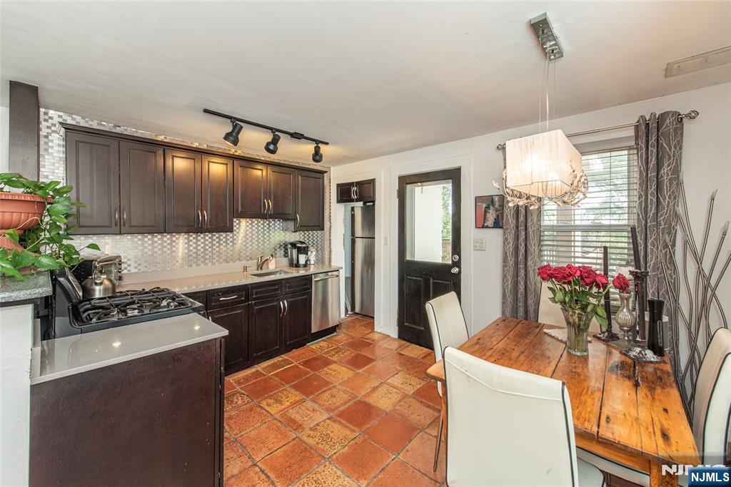251 McCosh Road Montclair, NJ 07043 - Photo 10 of 35