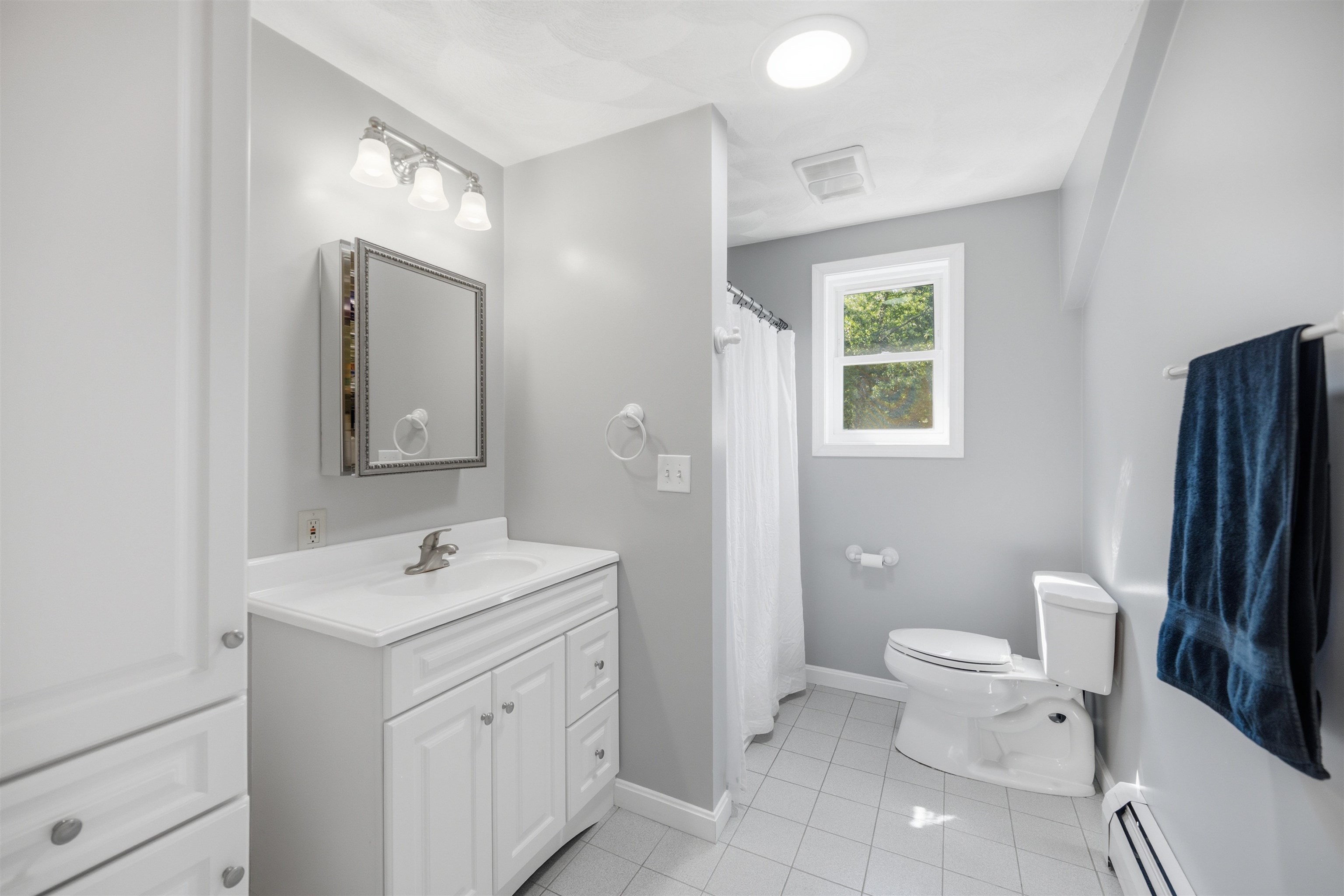 68 Jericho Road Pelham, NH 03076 - Photo 14 of 40