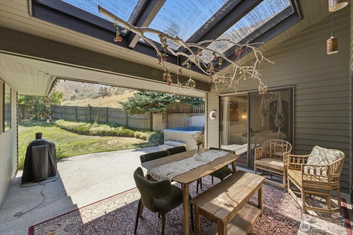 1030 Canyonside Road Wenatchee, WA 98801 - Photo 27 of 40