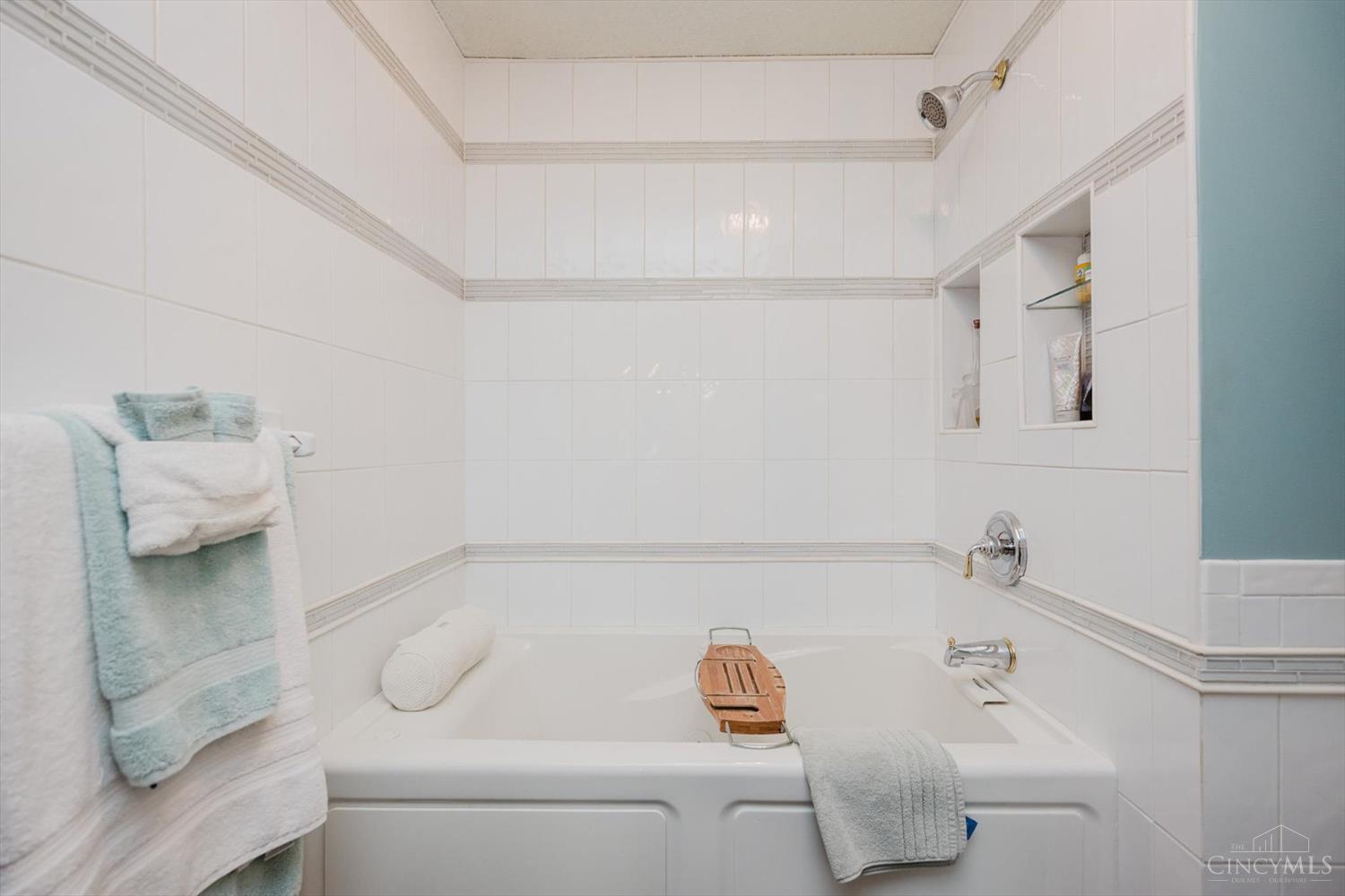 1184 Locust Corner Road Cincinnati, OH 45245 - Photo 26 of 70 Gallery Image 26