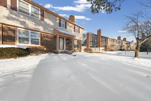 $320,000 | 21053 East Glen Haven Circle, Northville, MI 48167