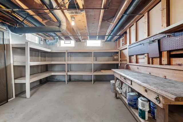 $320,000 | 21053 East Glen Haven Circle, Northville, MI 48167